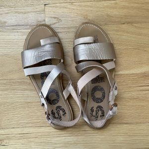 Sorel Ella Criss Cross Sandals